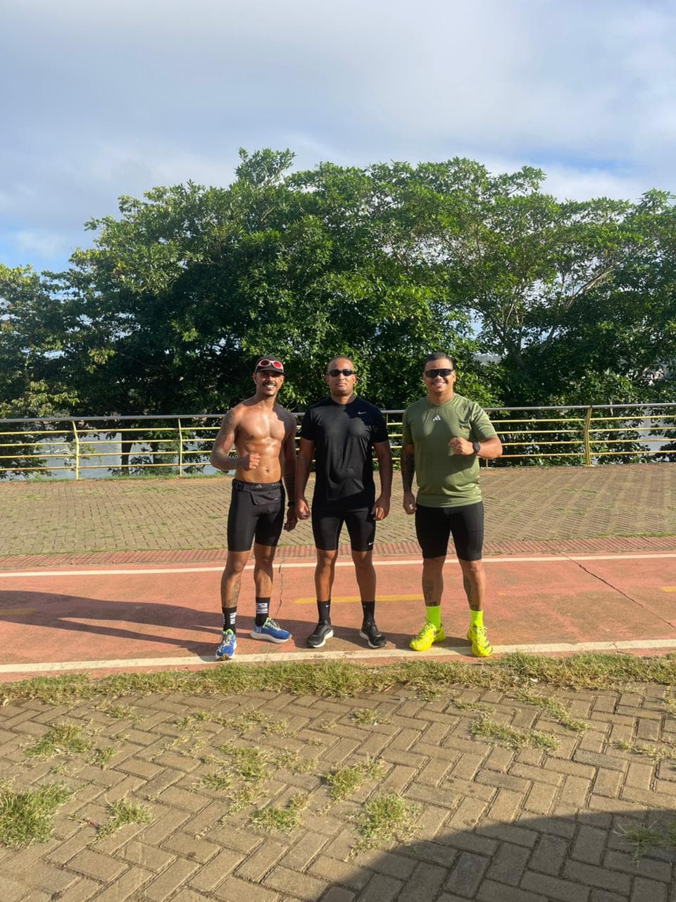 Grupo da The Pace em clima descontraído depois do treino.